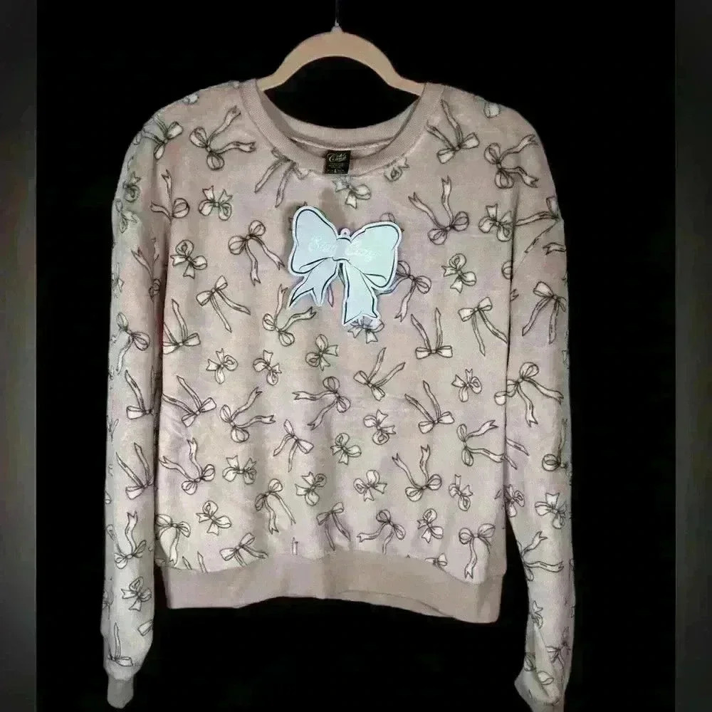 NWT Cold Crush Large Pink and Cream Bow Top/sweatshirt perfect holiday gift